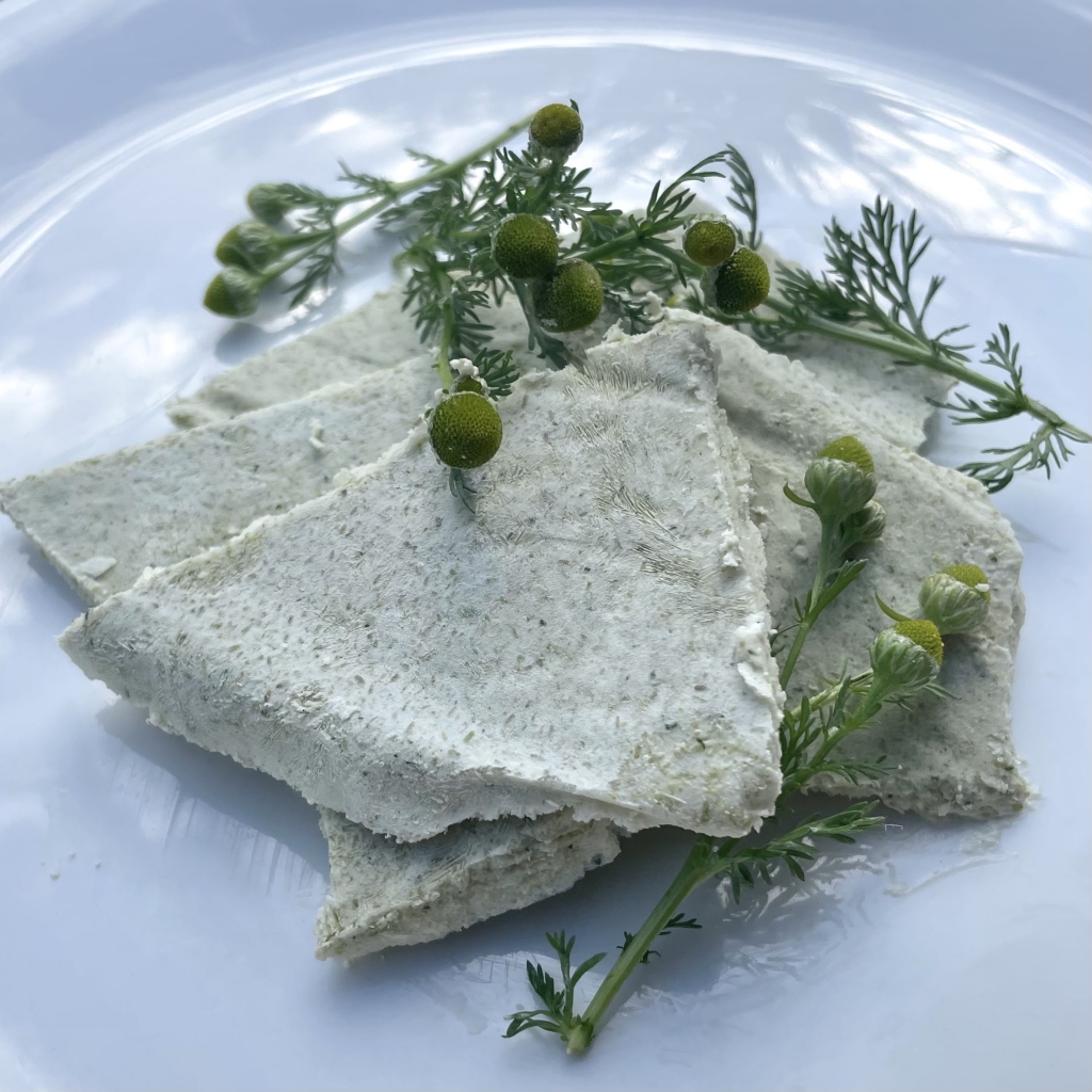 Pineapple weed yoghurt bark